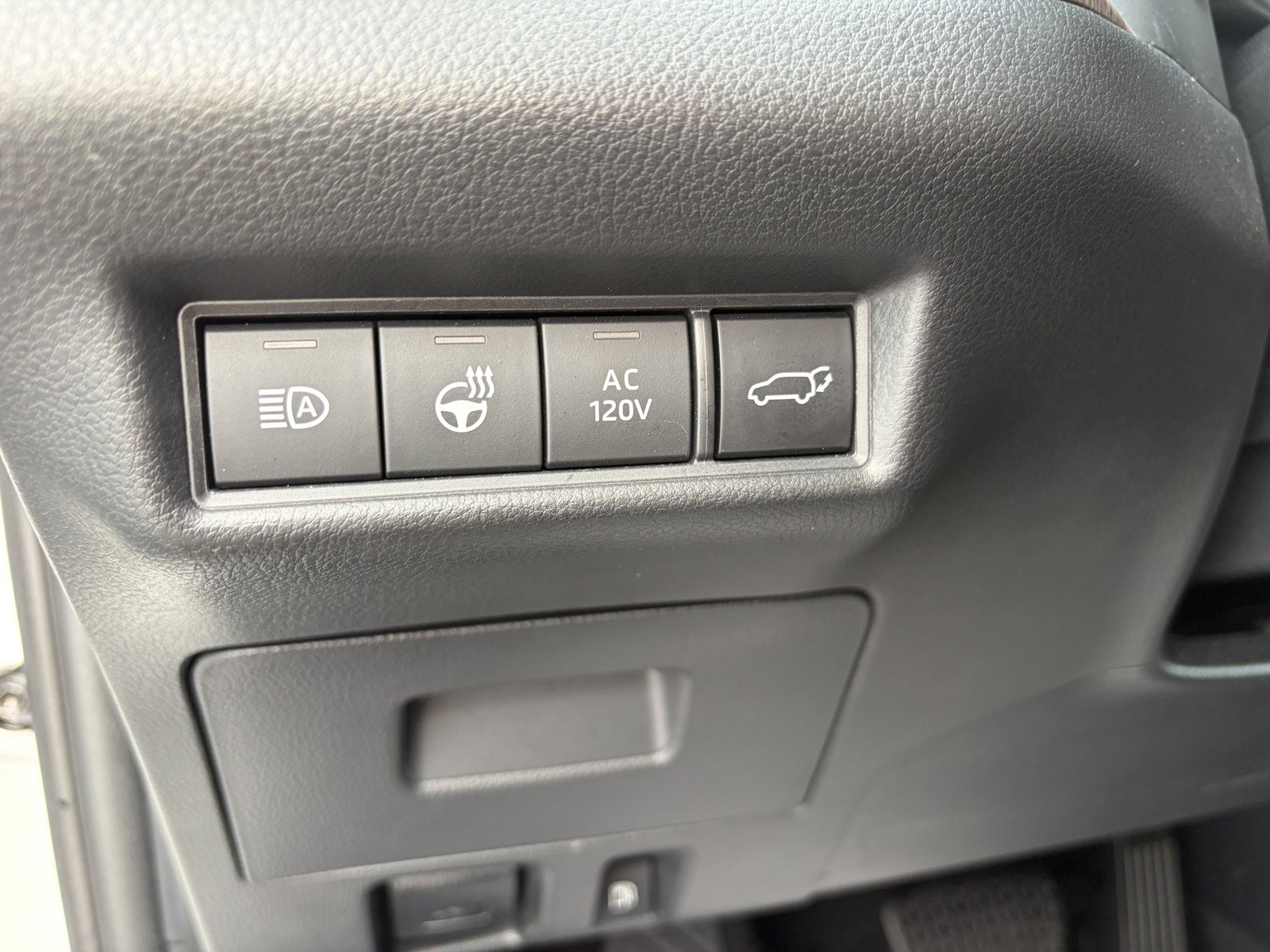 Used 2024 Toyota Grand Highlander AWD Hybrid image 25