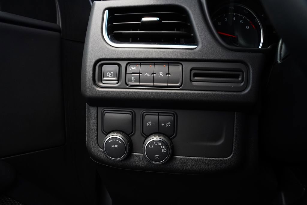 Used 2024 Chevrolet Tahoe LS RWD image 5