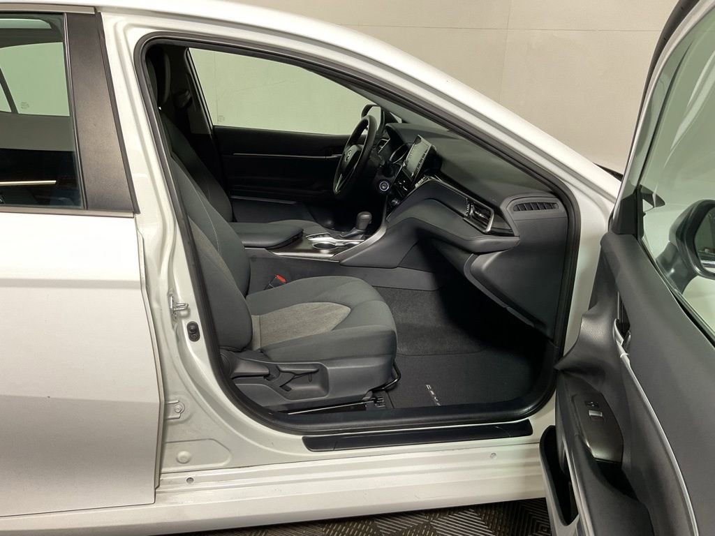 Used 2023 Toyota Camry LE AWD/4WD image 37