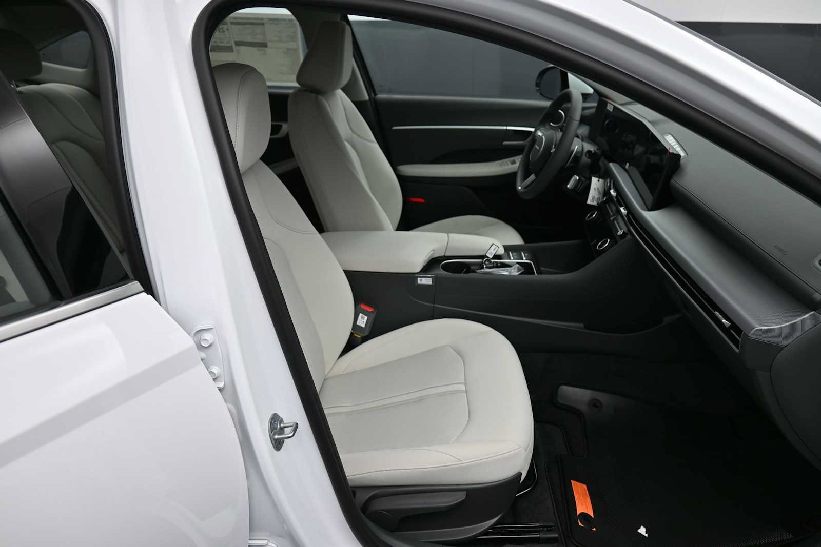 New 2026 Hyundai Sonata SEL FWD image 24