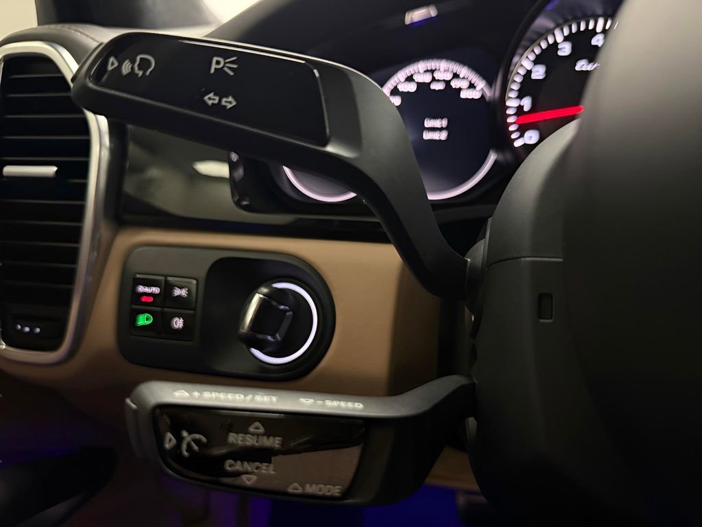 Used 2019 Porsche Cayenne Turbo image 14