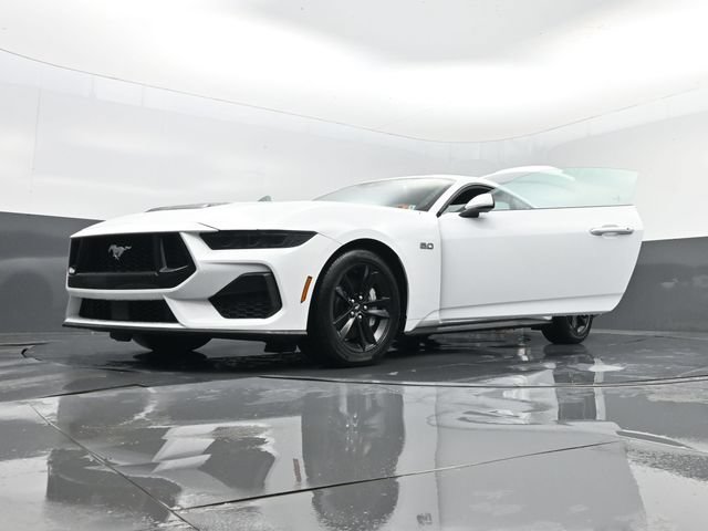 Used 2025 Ford Mustang GT RWD image 32