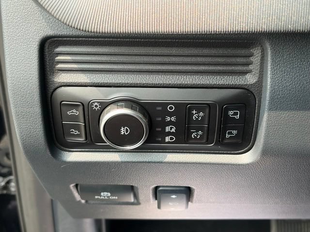Used 2025 Ford F350 Platinum w/ FX4 Off-Road Package AWD/4WD image 27