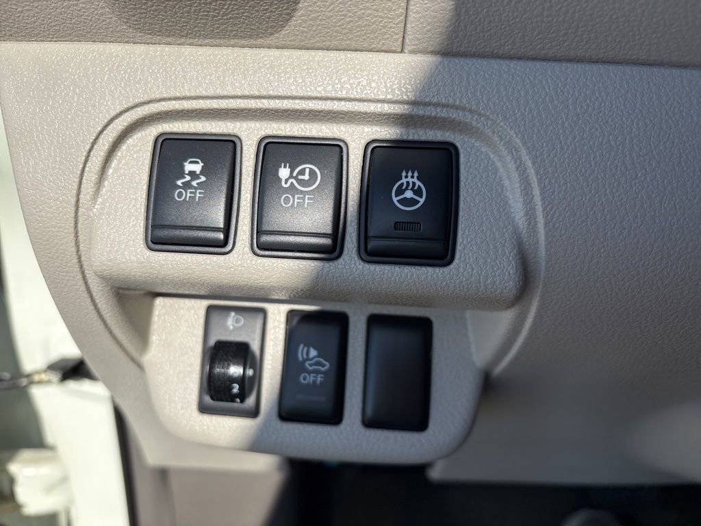 Used 2011 Nissan Leaf SL FWD image 31