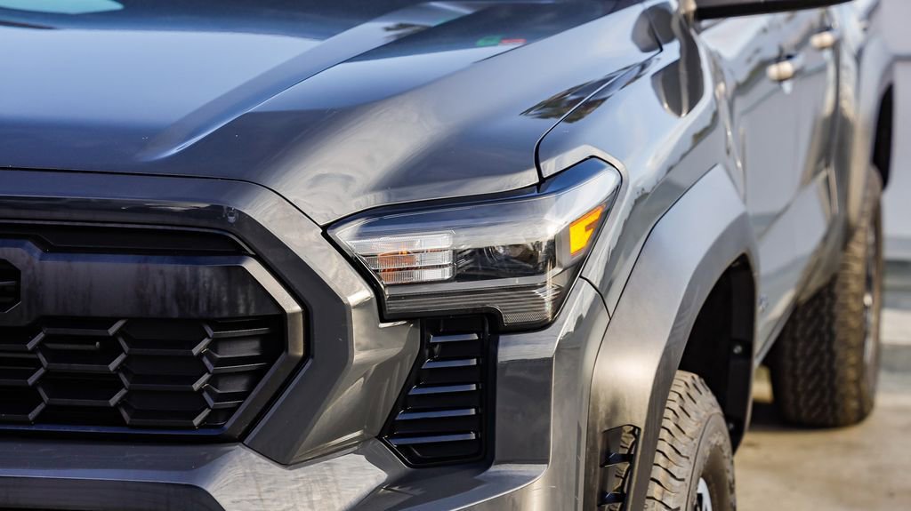 Used 2024 Toyota Tacoma TRD Off-Road AWD/4WD image 5