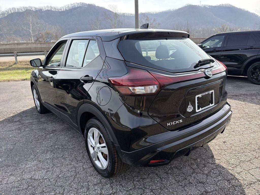 Used 2021 Nissan Kicks S FWD image 12