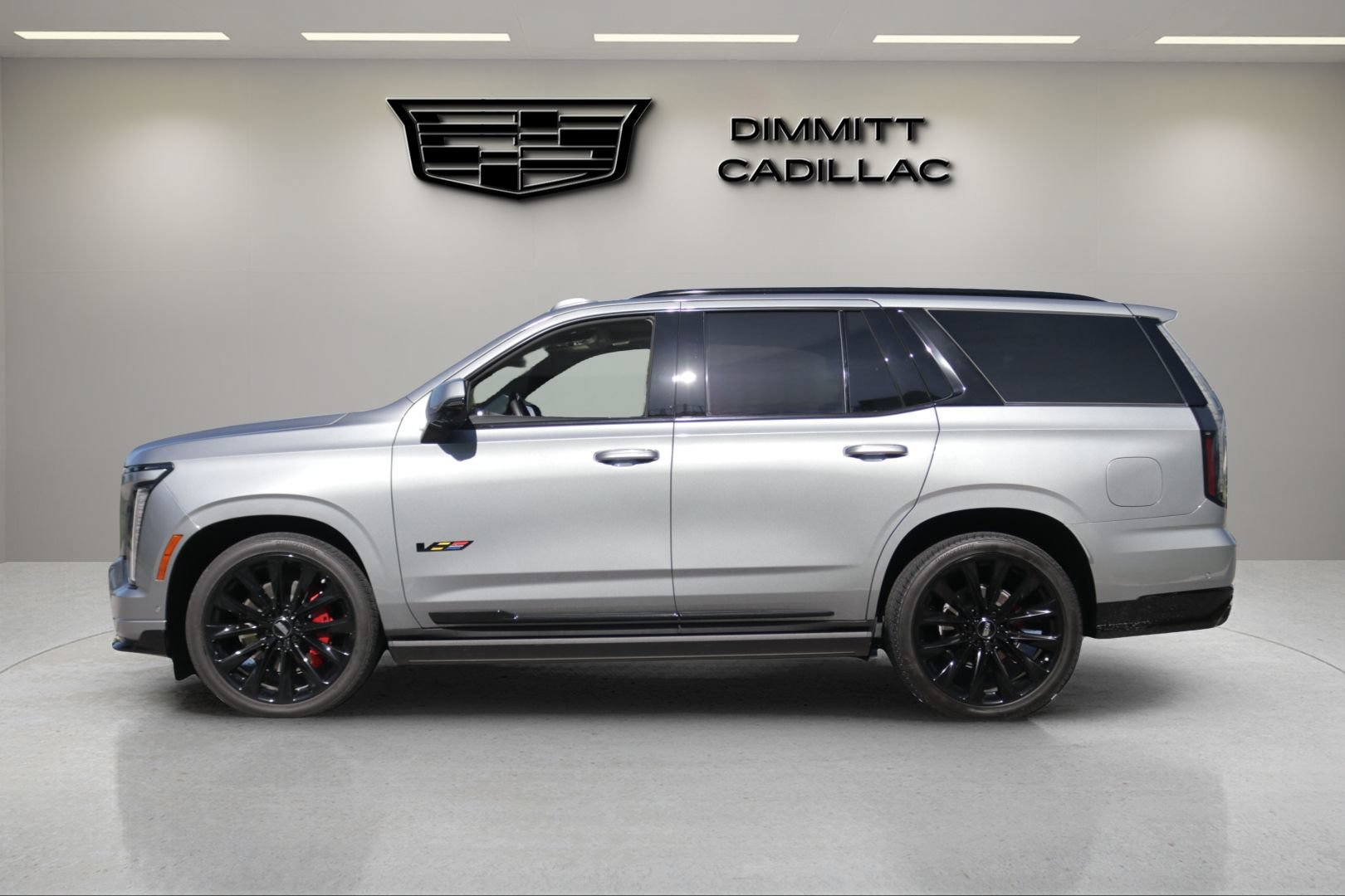 Certified 2025 Cadillac Escalade V w/ LPO, ONYX Package AWD/4WD image 8