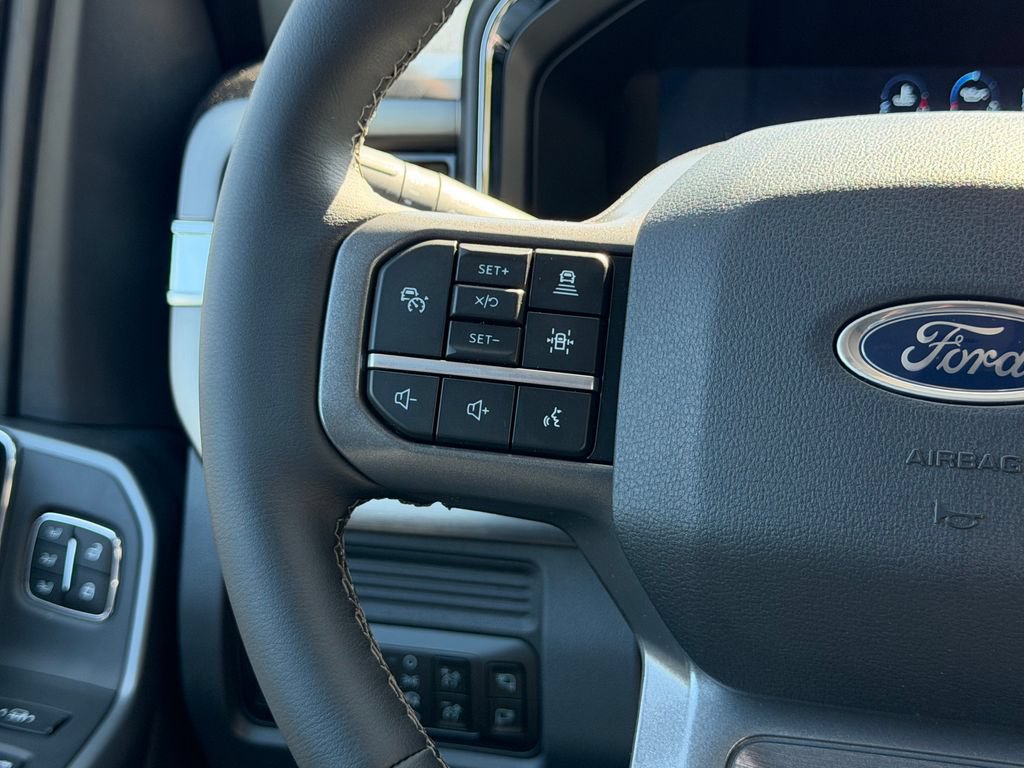 New 2026 Ford F250 Lariat w/ Black Appearance Package AWD/4WD image 18
