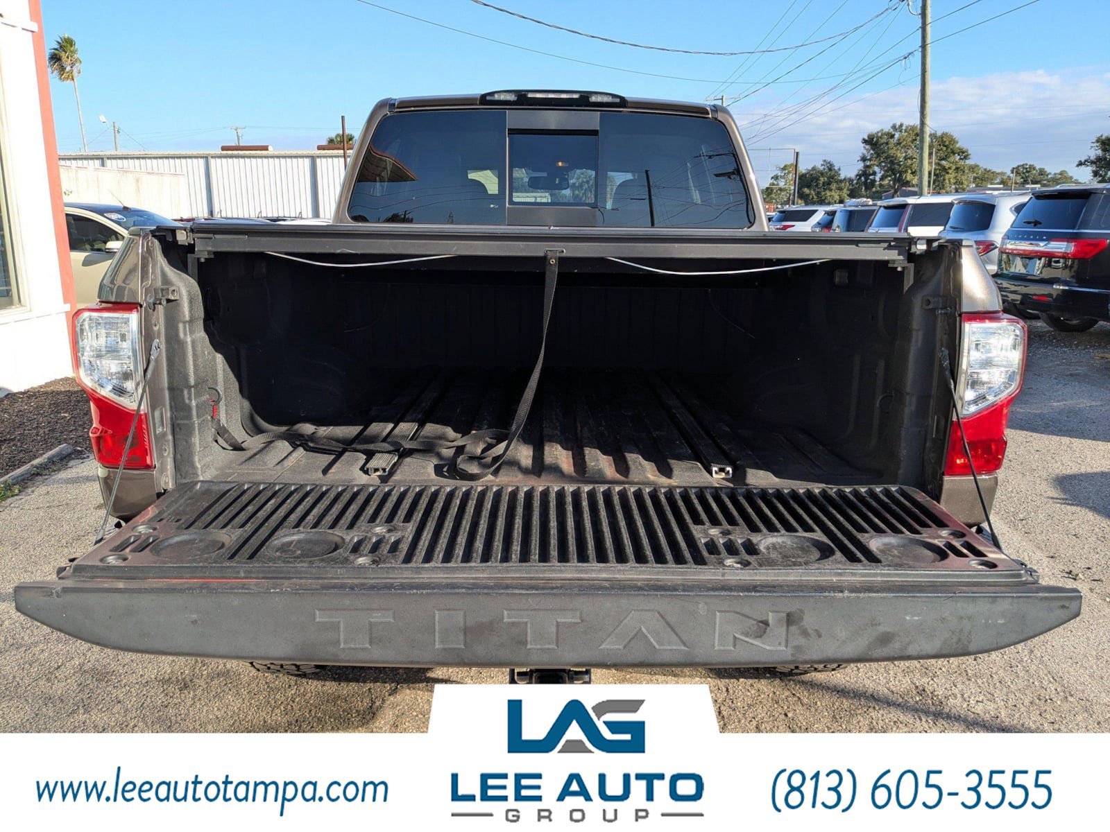 Used 2018 Nissan Titan SL image 12