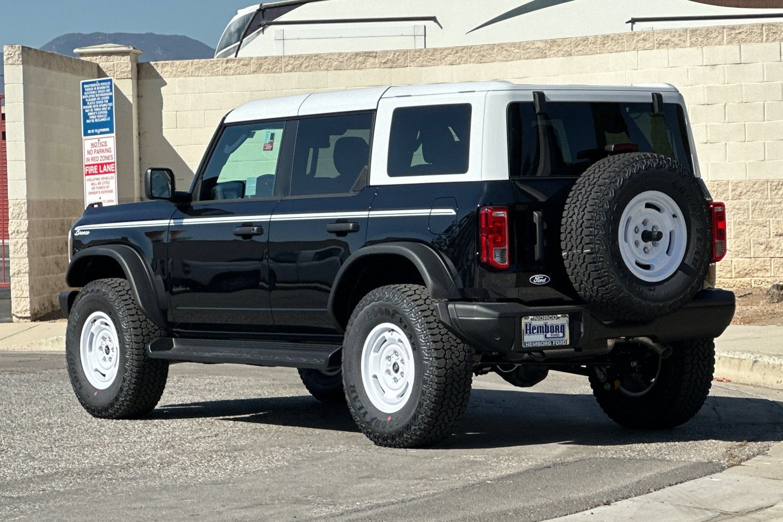 New 2026 Ford Bronco Heritage Edition AWD/4WD image 6