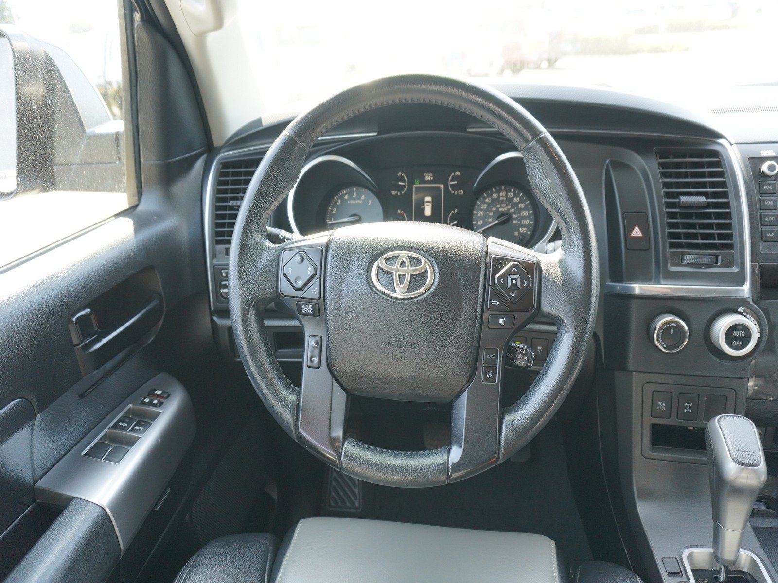 Used 2022 Toyota Sequoia TRD Sport AWD/4WD image 17