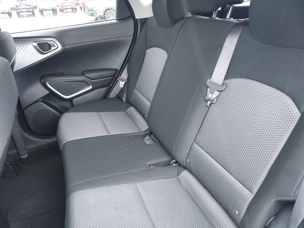 Used 2025 Kia Soul LX w/ LX Technology Package FWD image 27