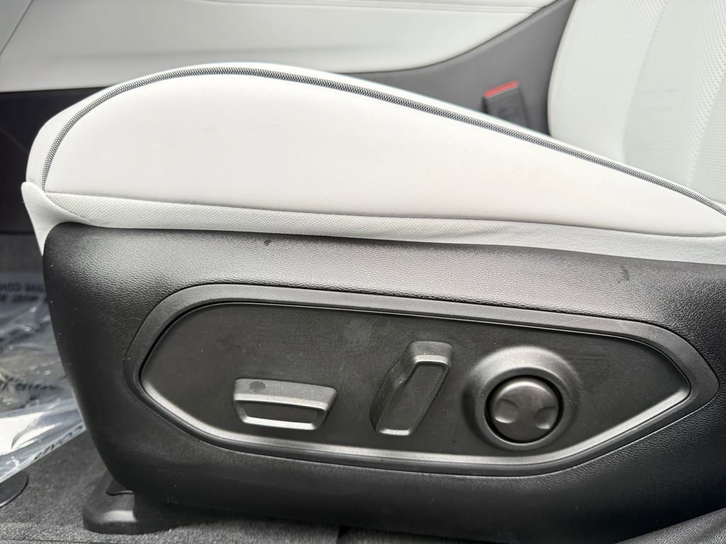 Used 2025 Jeep Wagoneer S Limited image 10