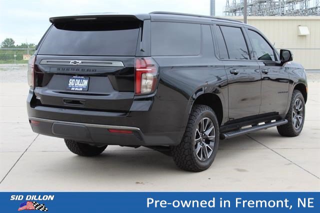 Certified 2022 Chevrolet Suburban Z71 w/ Luxury Package AWD/4WD image 4