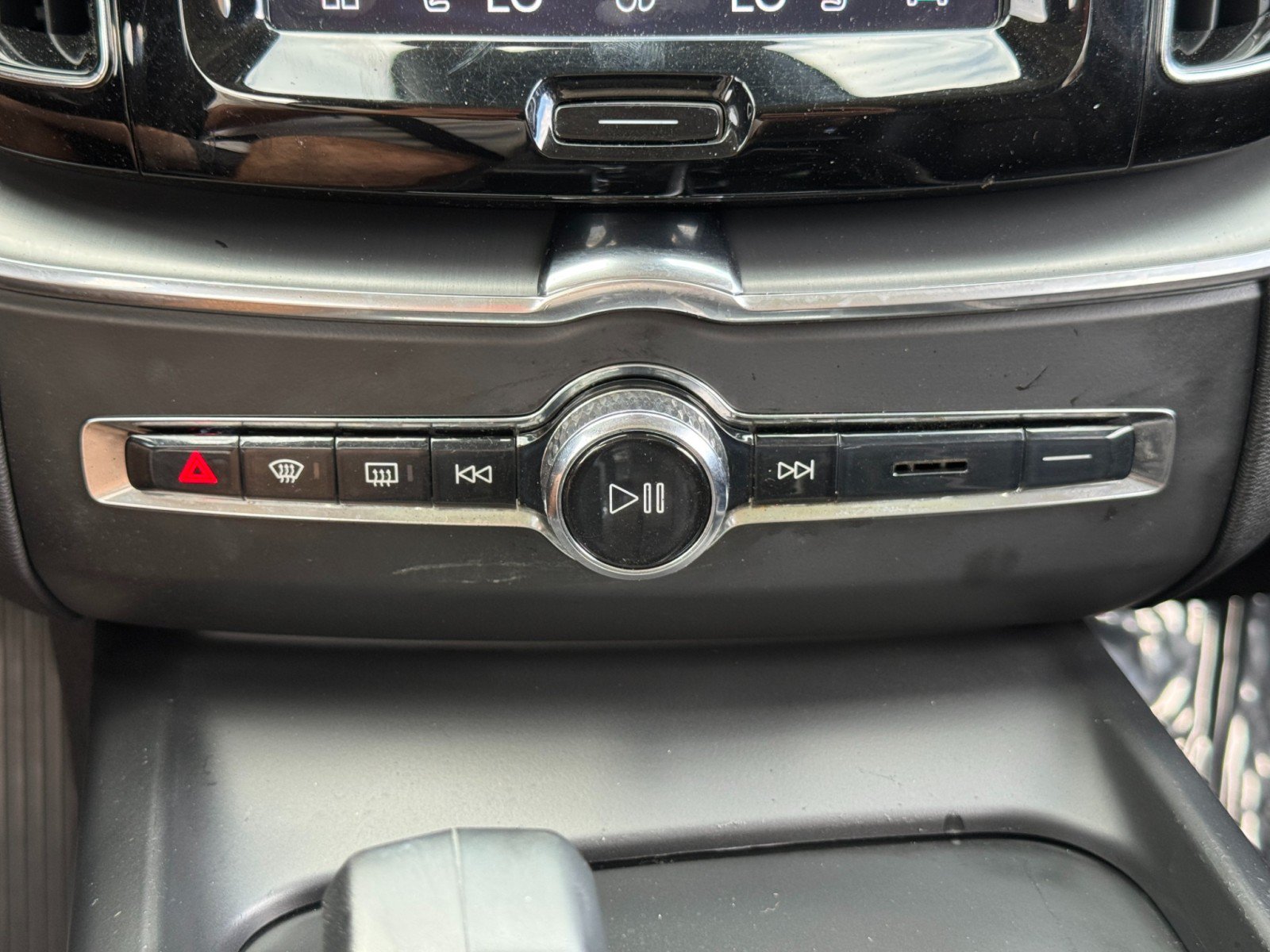 Used 2023 Volvo XC60 B5 Core w/ Climate Package FWD image 26