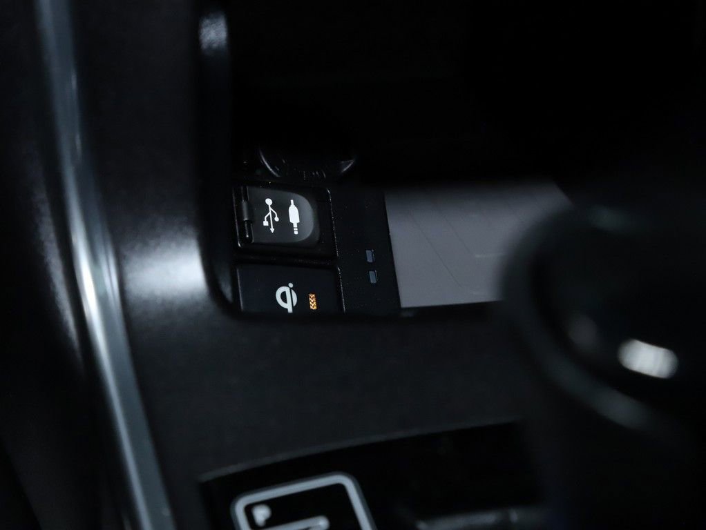 Used 2015 Toyota Camry XSE image 26