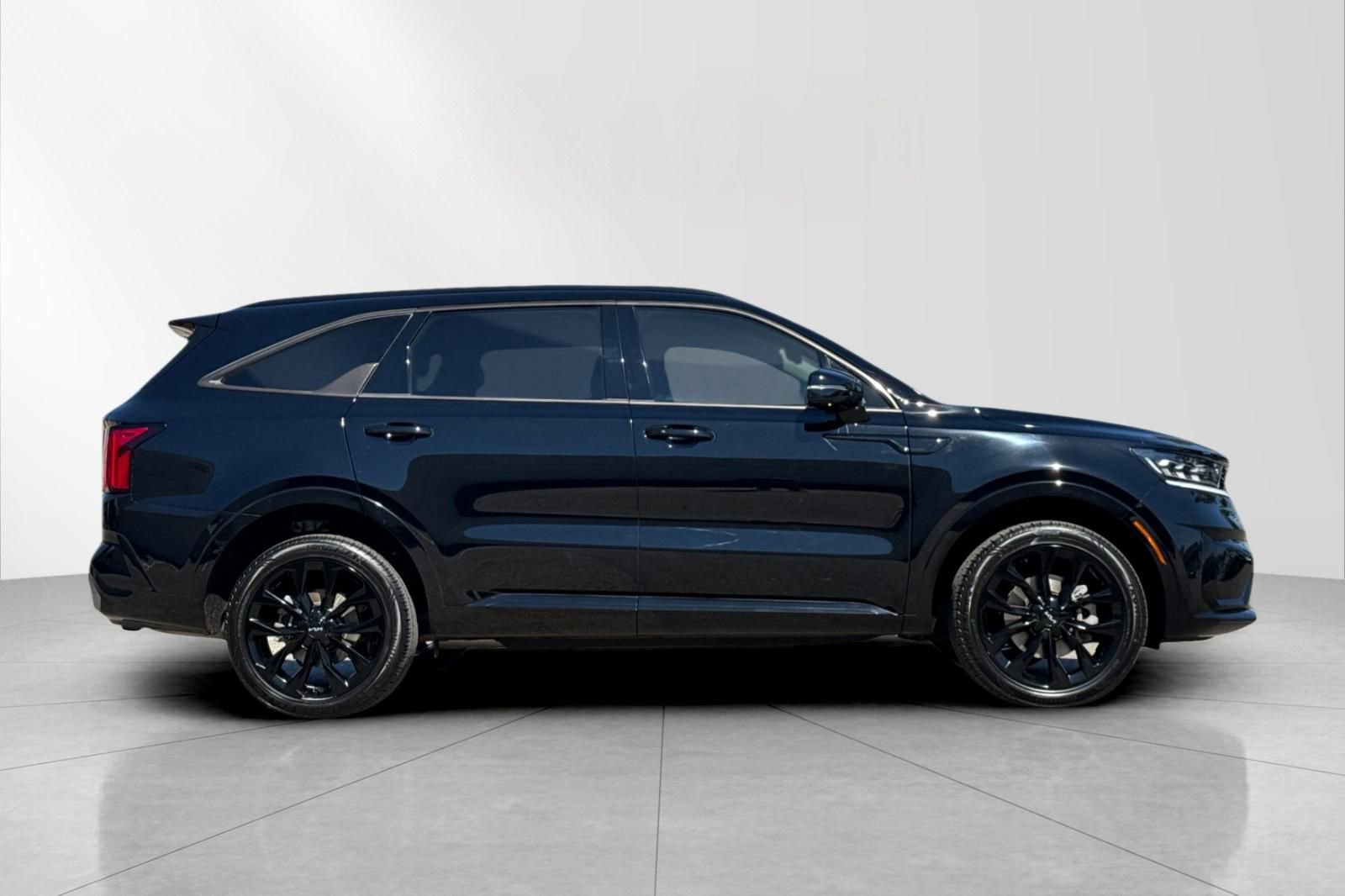 Used 2022 Kia Sorento SX image 2