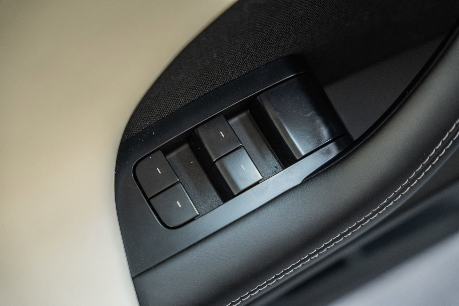 Used 2022 Tesla Model X image 40