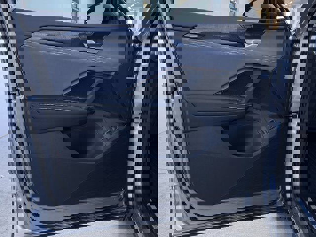 New 2025 Volkswagen Tiguan SE image 9