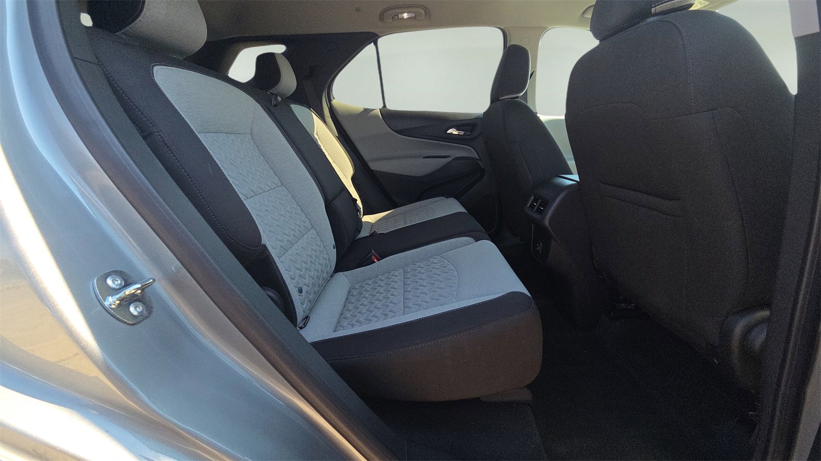 Used 2023 Chevrolet Equinox LT w/ Driver Convenience Package image 14