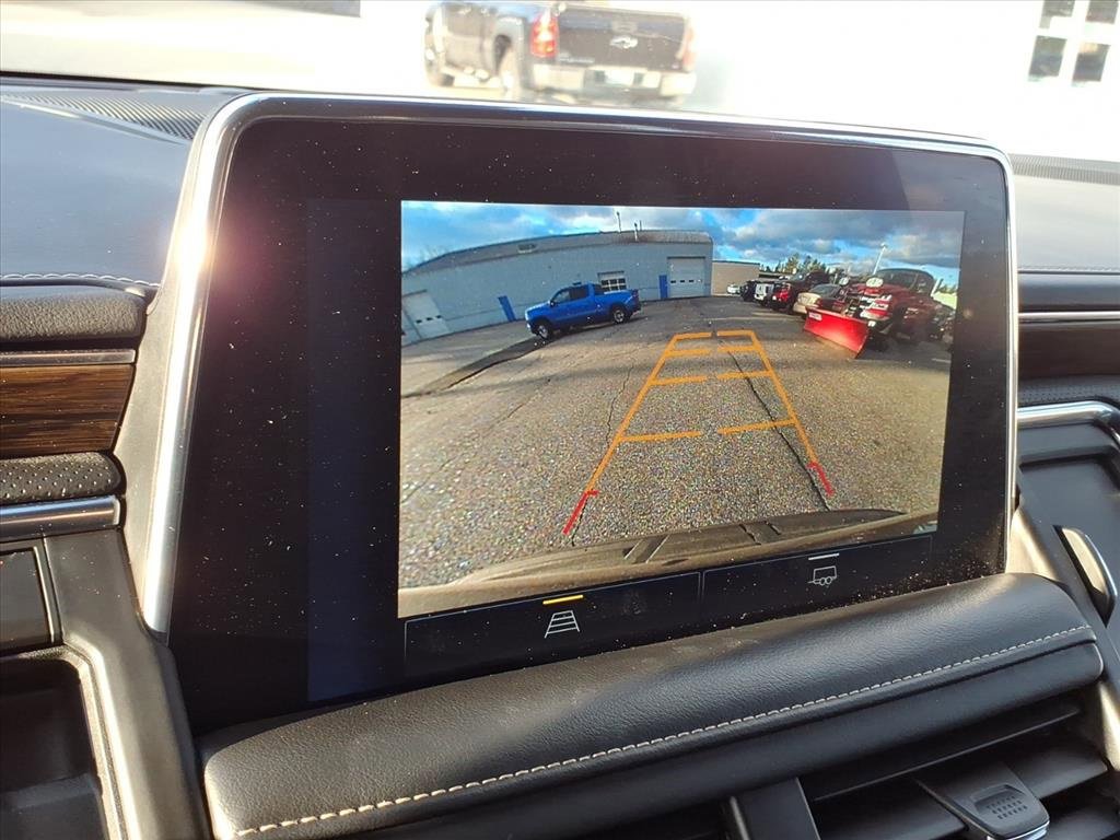 Used 2023 Chevrolet Suburban Premier image 25