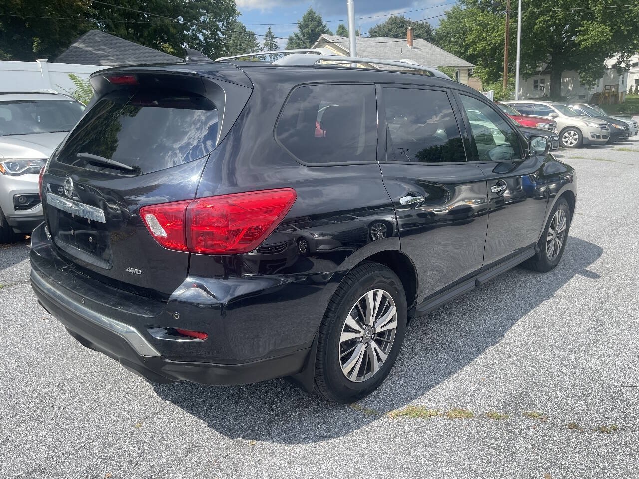 Used 2019 Nissan Pathfinder S AWD/4WD image 6