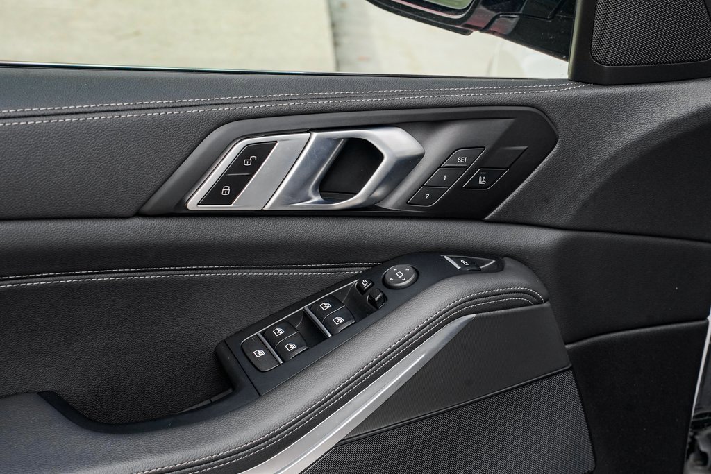 Used 2022 BMW X5 xDrive45e w/ M Sport Package image 10