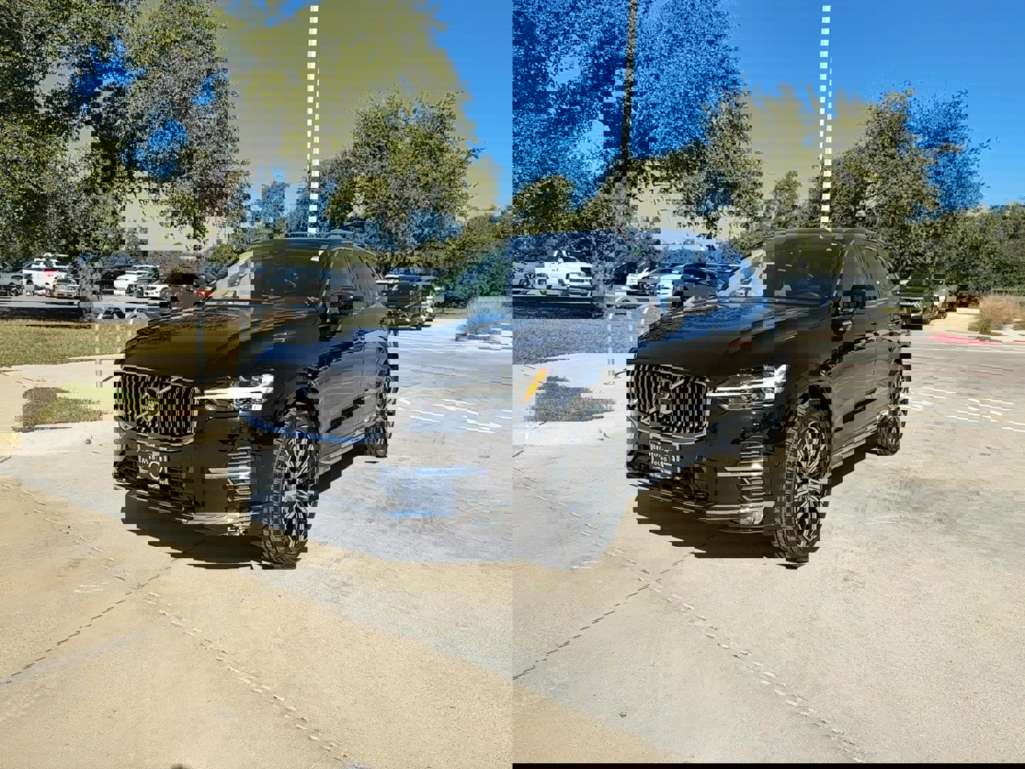 Certified 2023 Volvo XC60 B5 Plus image 2