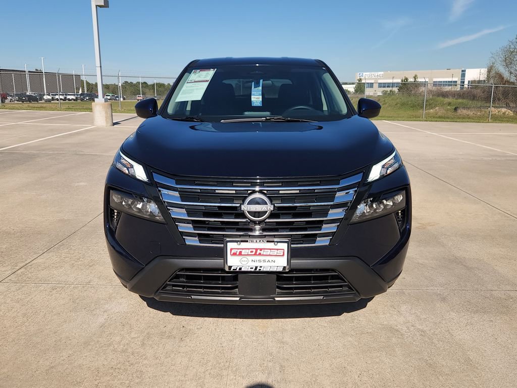 Used 2025 Nissan Rogue SV image 9