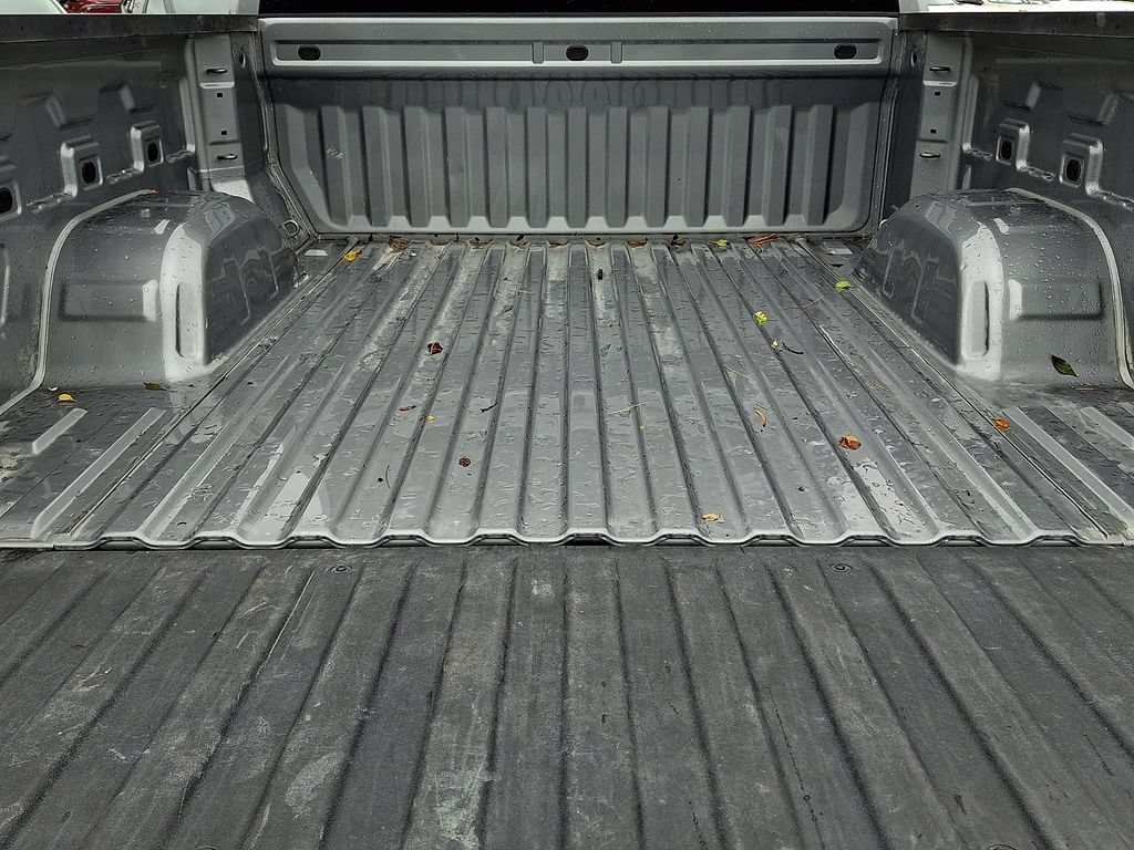 Used 2024 Chevrolet Silverado 1500 LT AWD/4WD image 29