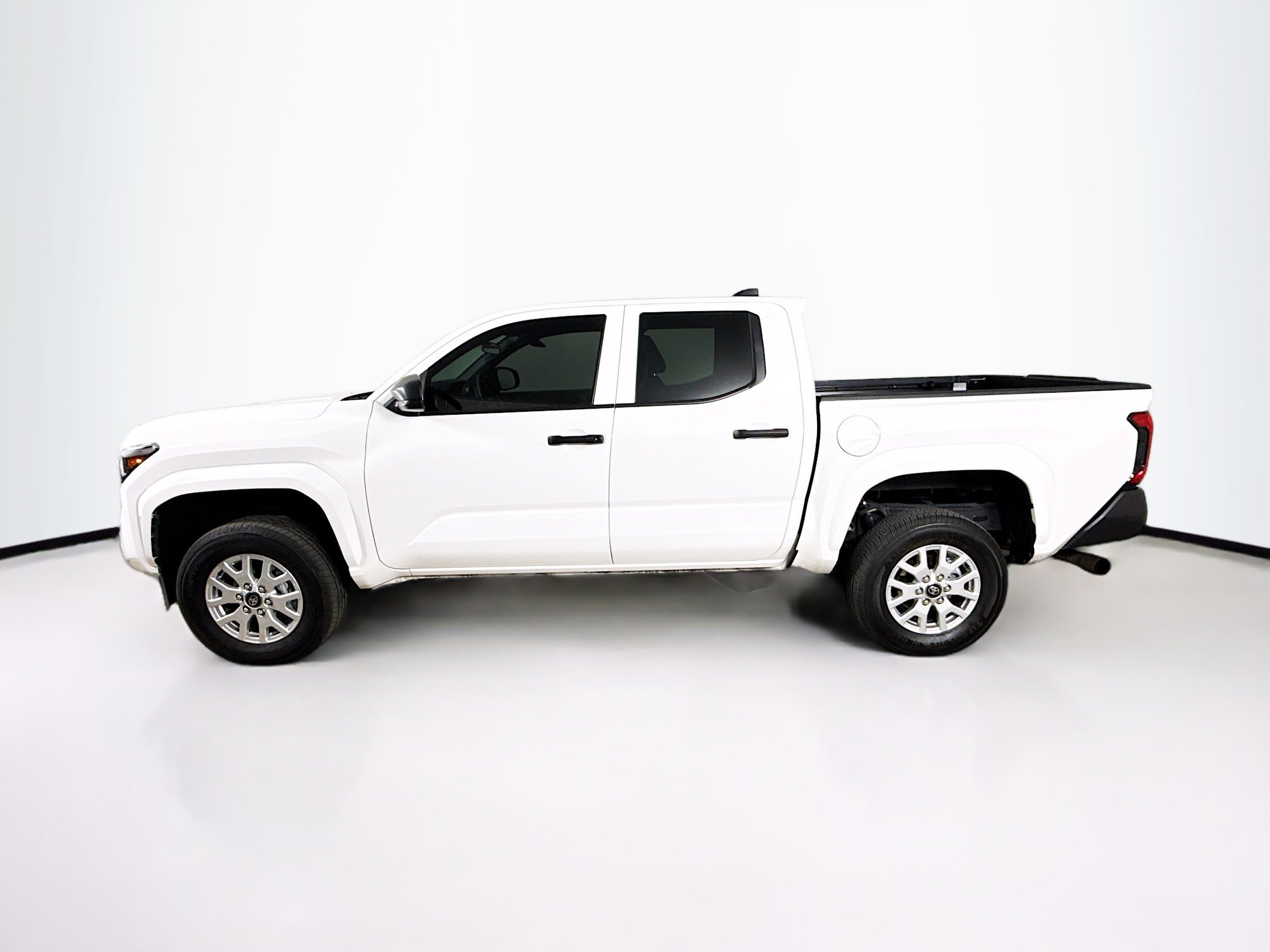 Used 2025 Toyota Tacoma SR image 7