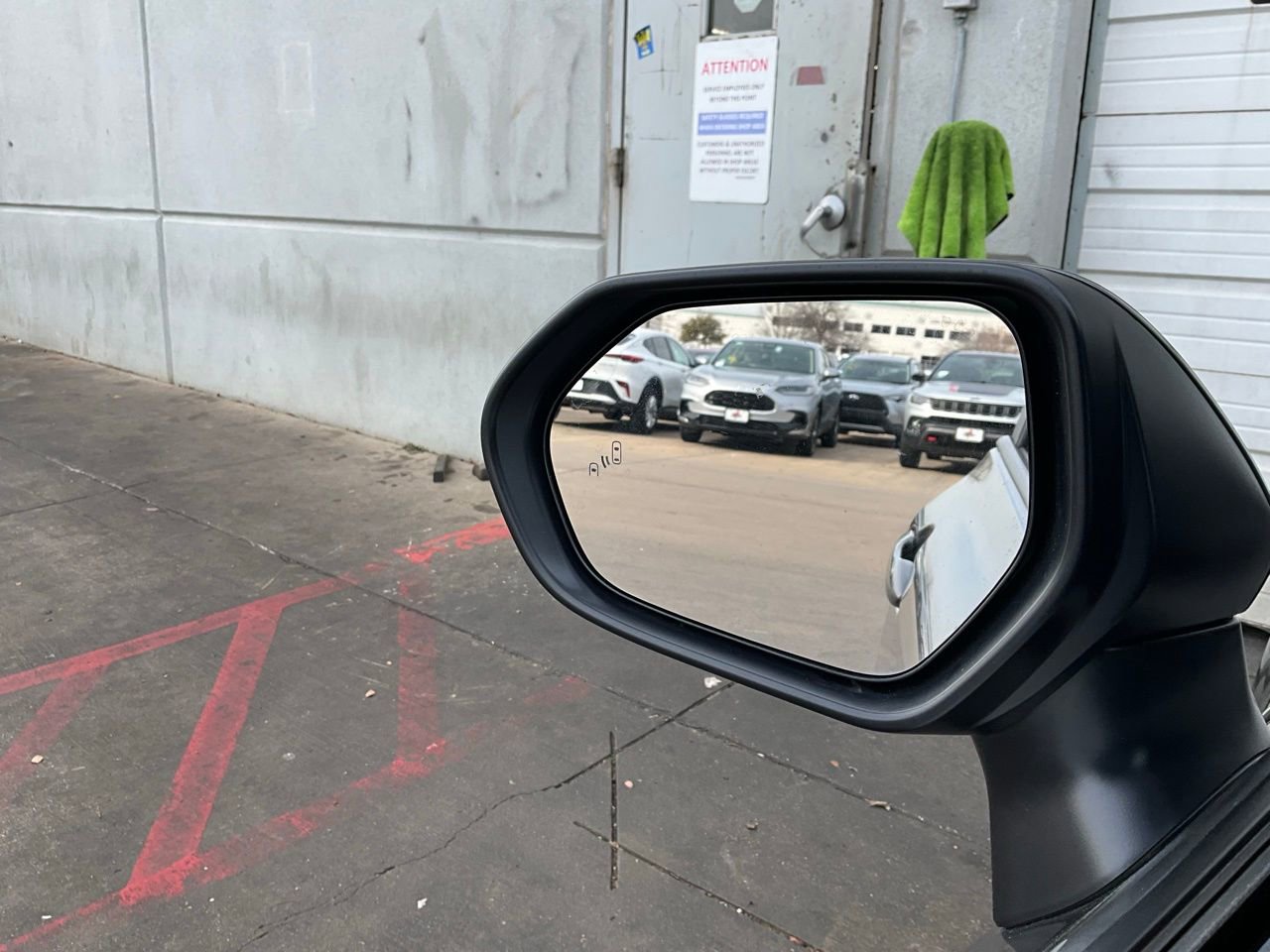 Used 2025 Toyota Camry SE image 19