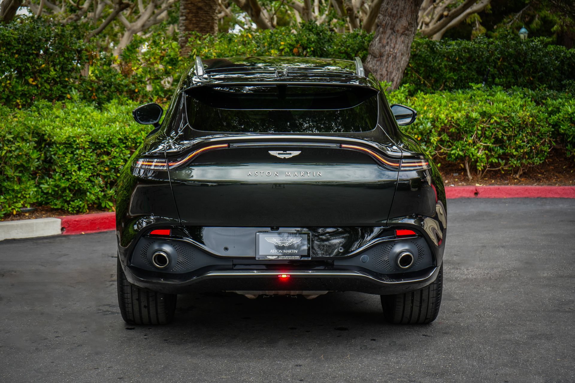 Used 2022 Aston Martin DBX AWD/4WD image 7
