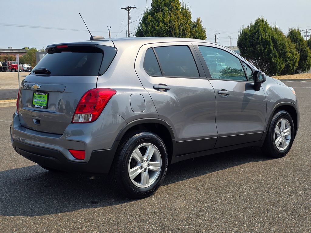 Used 2020 Chevrolet Trax LS w/ Tint and Cruise Package FWD image 5