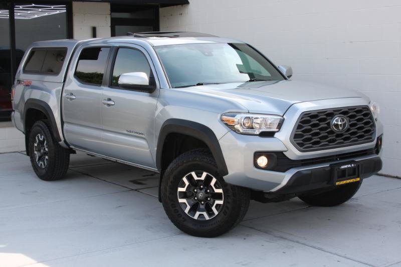 Used 2023 Toyota Tacoma TRD Off-Road w/ TRD Premium Off Road Package AWD/4WD image 4
