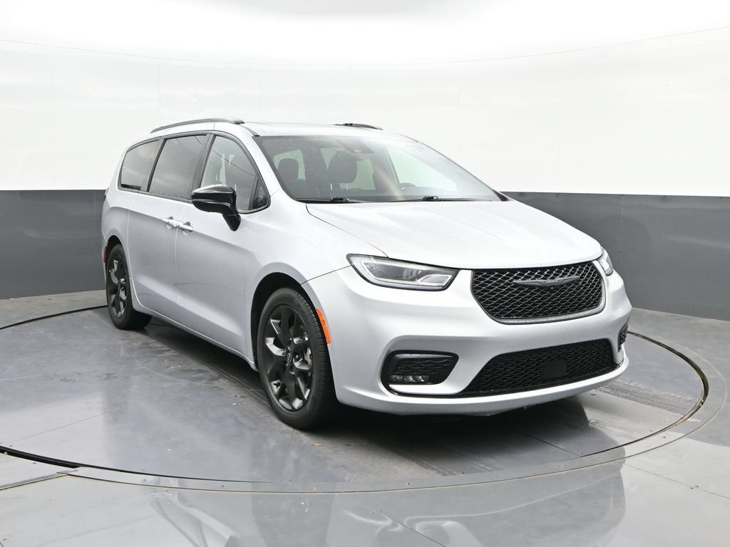 Used 2026 Chrysler Pacifica Limited w/ S Appearance Package FWD image 22