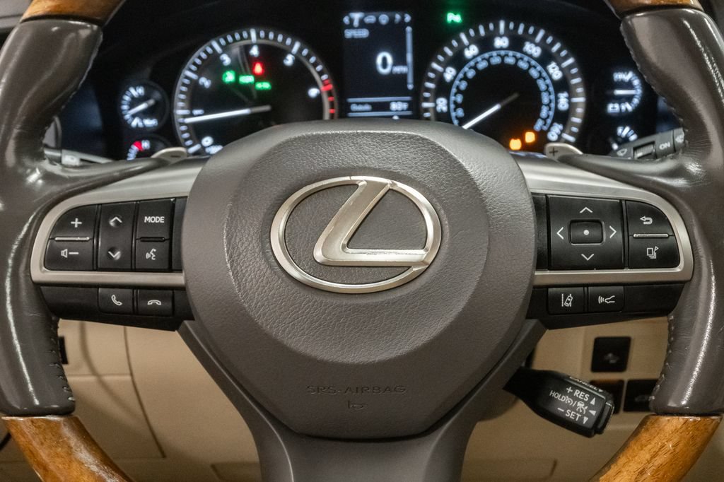 Used 2017 Lexus LX 570 4WD w/ Luxury Package image 14