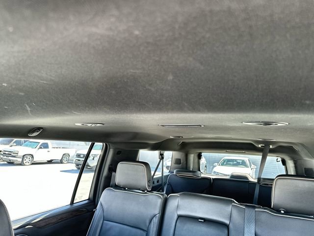 Used 2024 Chevrolet Suburban Premier image 16
