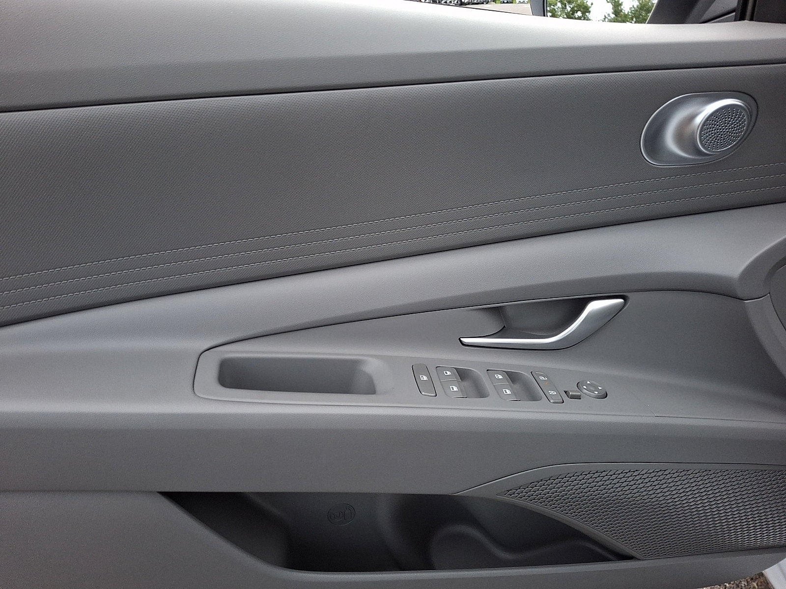 Certified 2024 Hyundai Elantra SEL FWD image 12