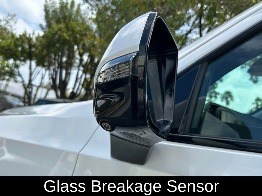 Used 2024 Cadillac Escalade ESV Sport Platinum w/ LPO, ONYX Package image 33