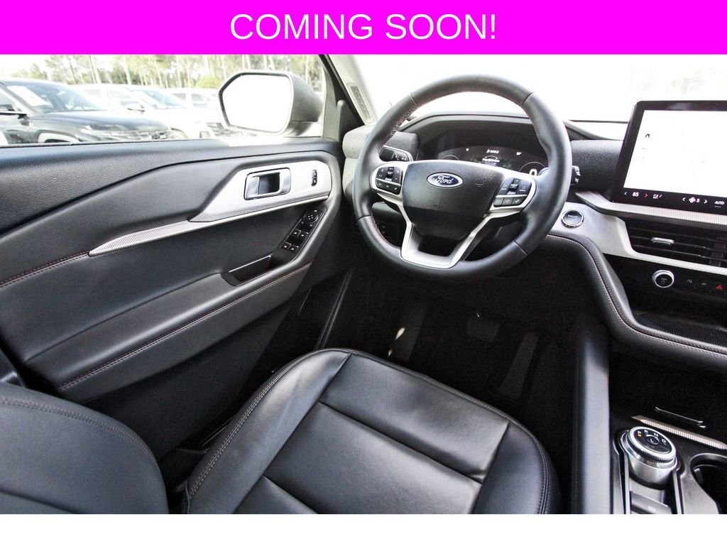 Used 2025 Ford Explorer Active w/ Active Comfort Package image 12