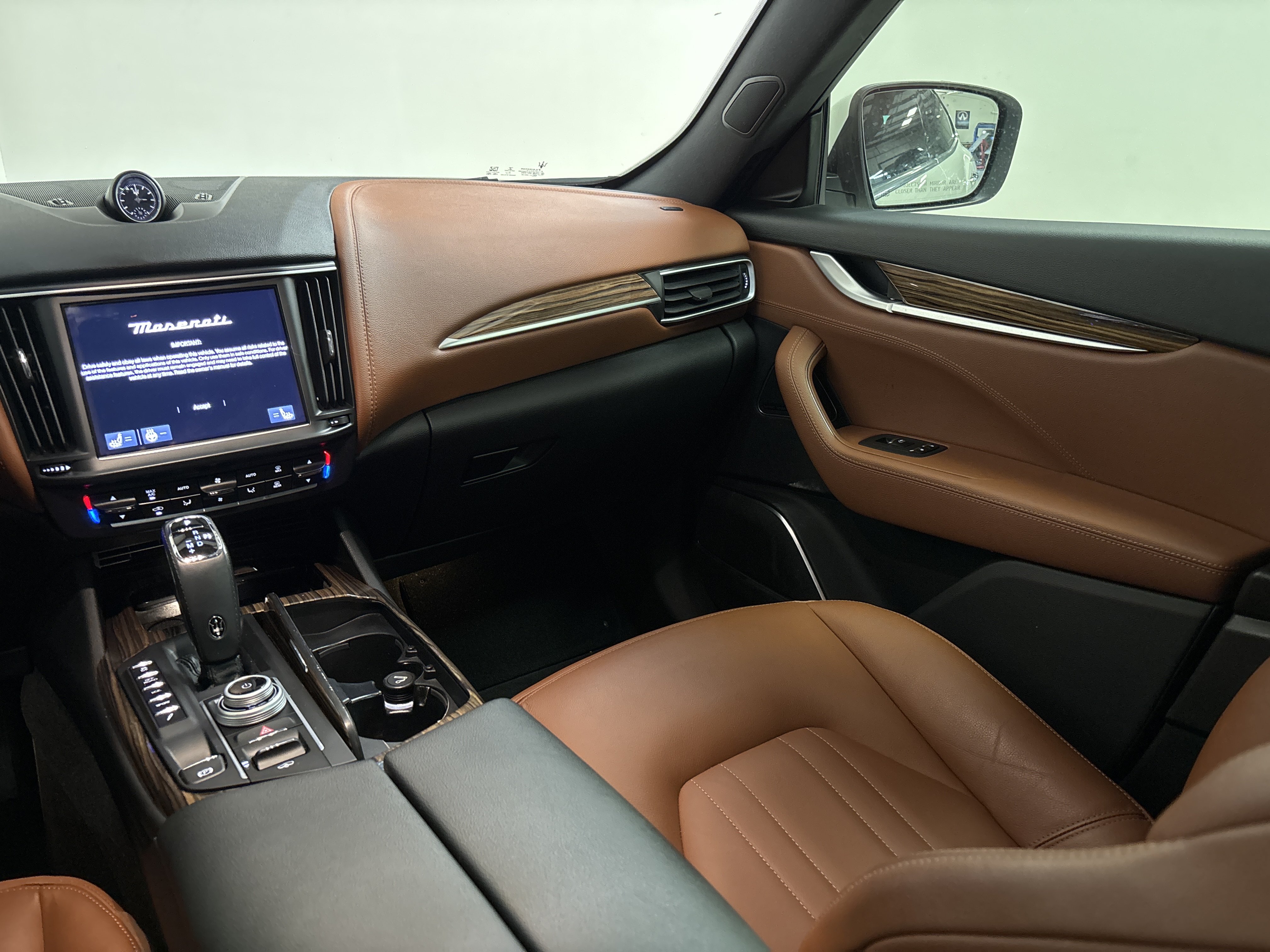 Used 2022 Maserati Levante GT AWD/4WD image 11