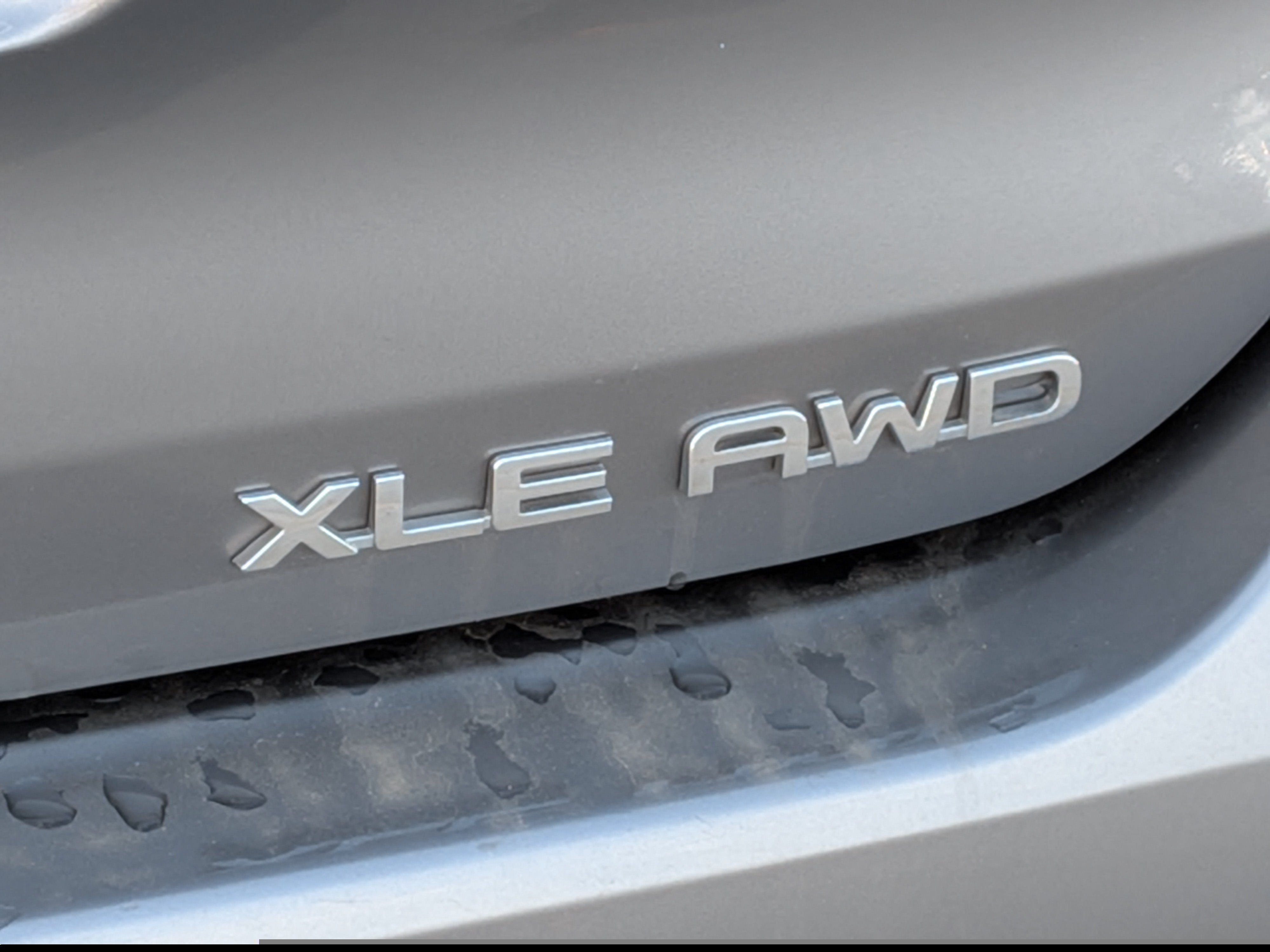 Used 2025 Toyota Highlander XLE AWD/4WD image 10