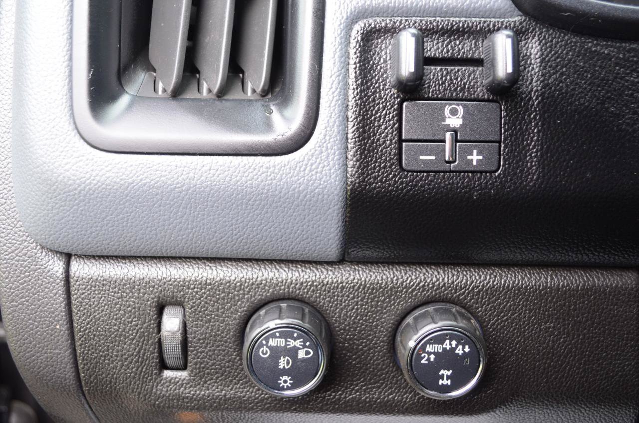 Used 2018 Chevrolet Colorado Z71 AWD/4WD image 32