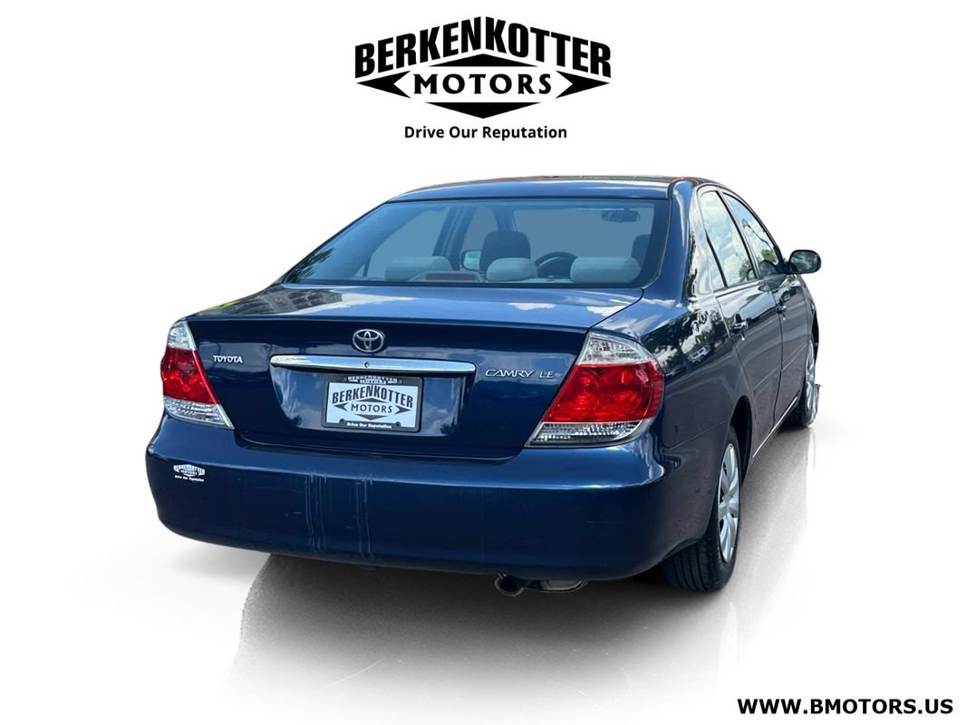 Used 2005 Toyota Camry LE FWD image 3