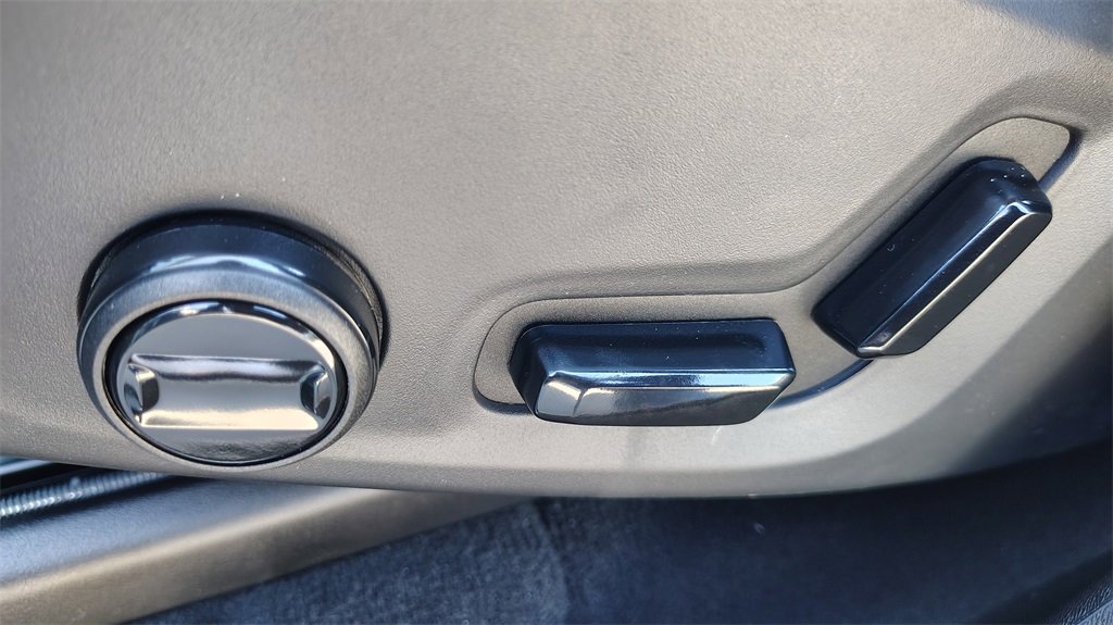 New 2025 Volvo XC90 T8 Core w/ Climate Package image 12