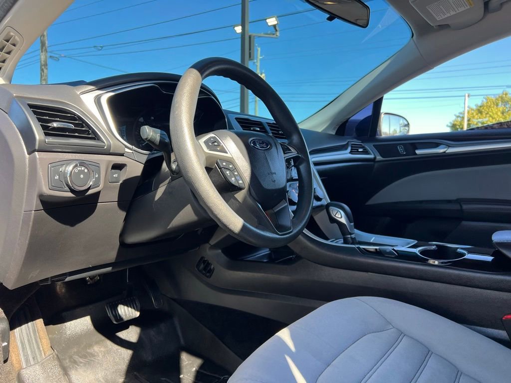 Used 2014 Ford Fusion S image 40