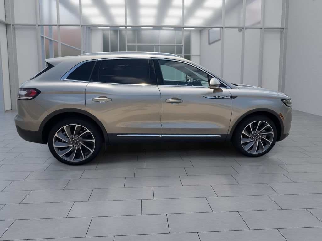 Used 2023 Lincoln Nautilus Reserve w/ Equipment Group 202A AWD/4WD image 8
