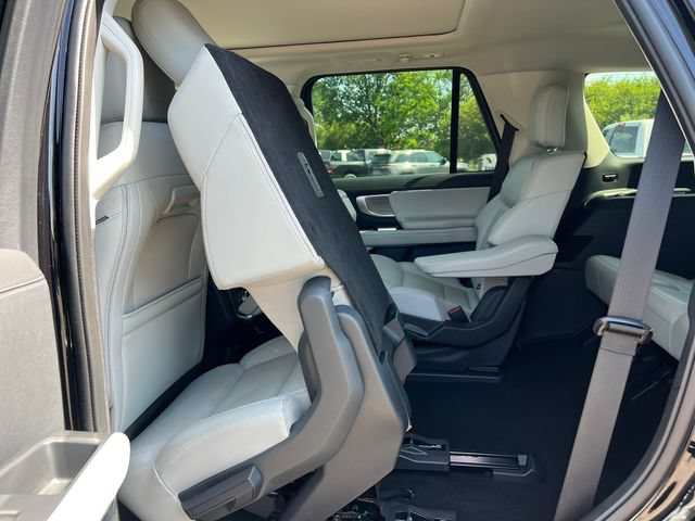 Used 2025 Ford Expedition Platinum AWD/4WD image 43