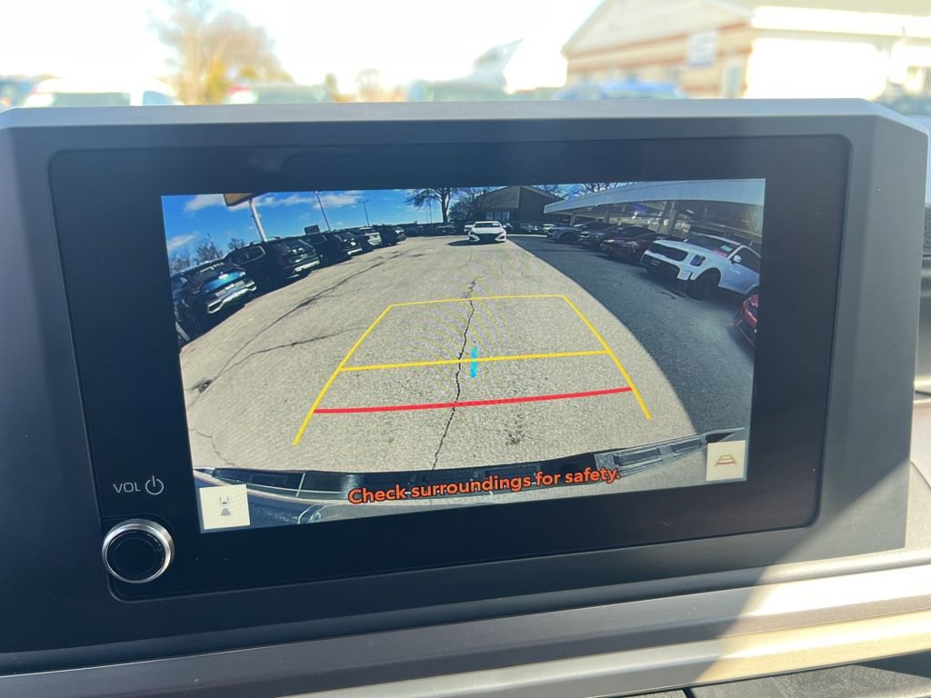 Used 2025 Toyota Tacoma SR5 AWD/4WD image 50